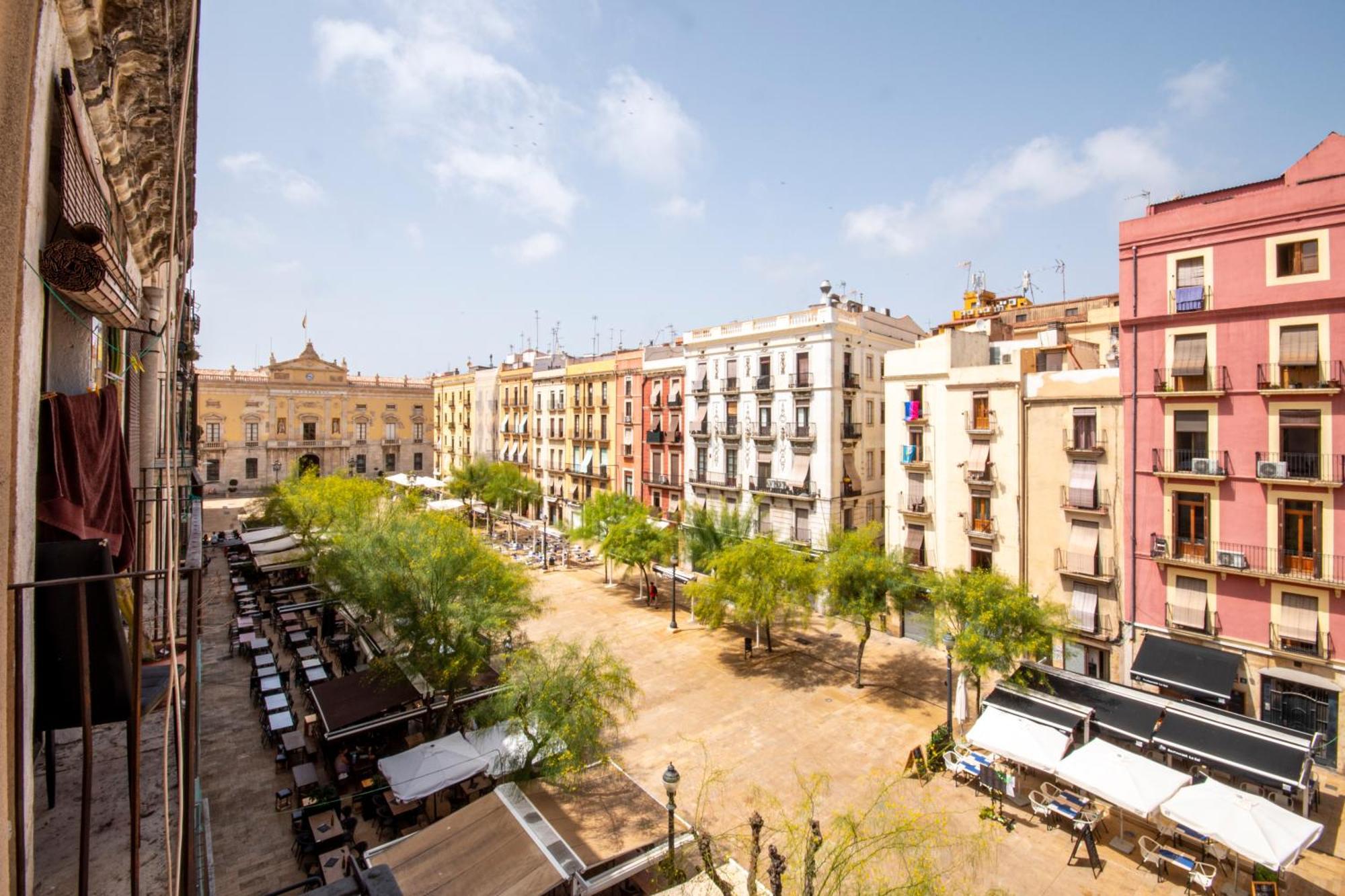 Design Apartment Placa La Font Tarragona Luaran gambar